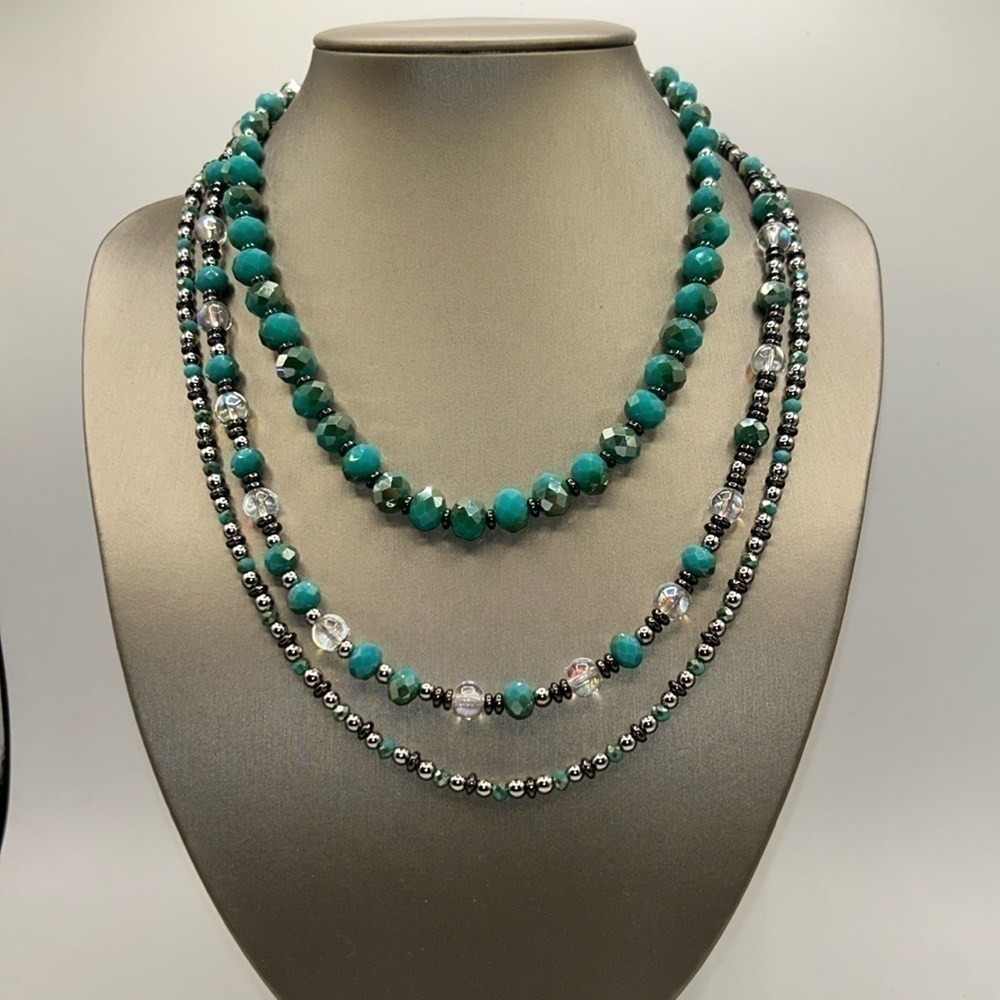 HANDMADE JEWELRY - 17" Winter Holiday Sparkle Necklace #1 - Picture 3 of 3